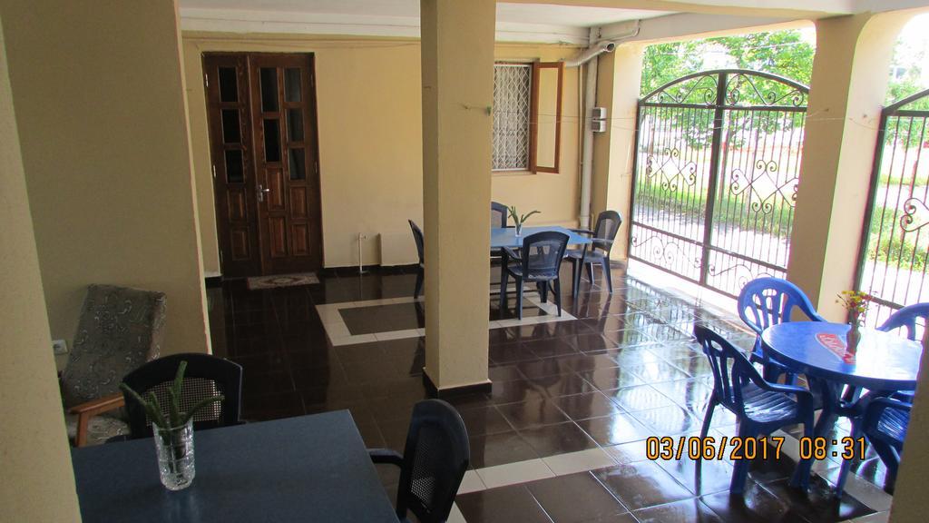 Hotel Sunny House Kobuleti Esterno foto