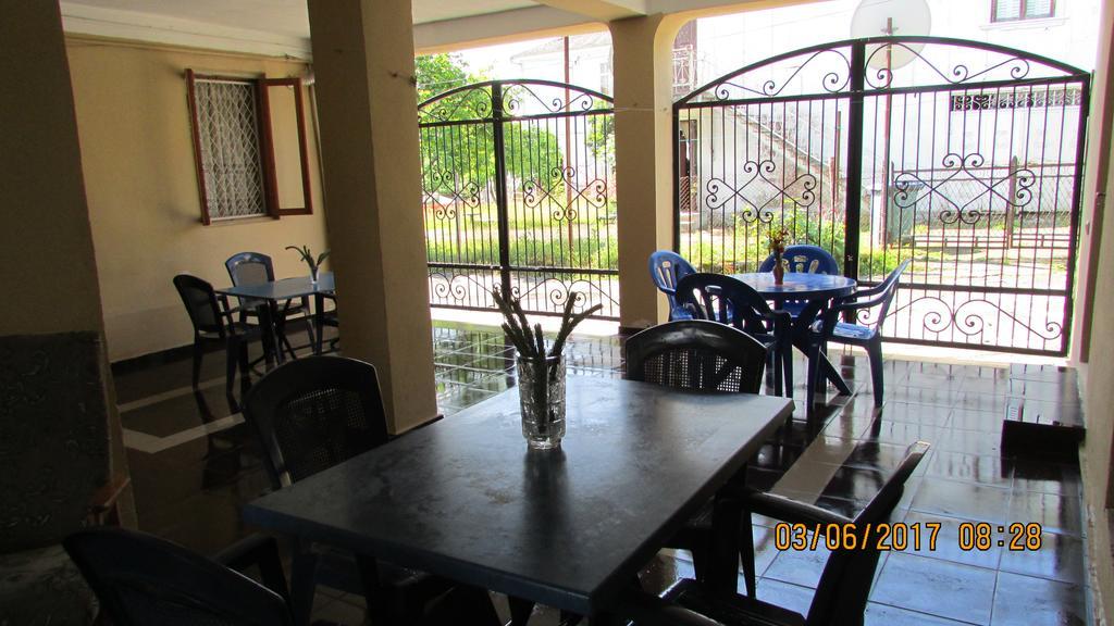 Hotel Sunny House Kobuleti Esterno foto