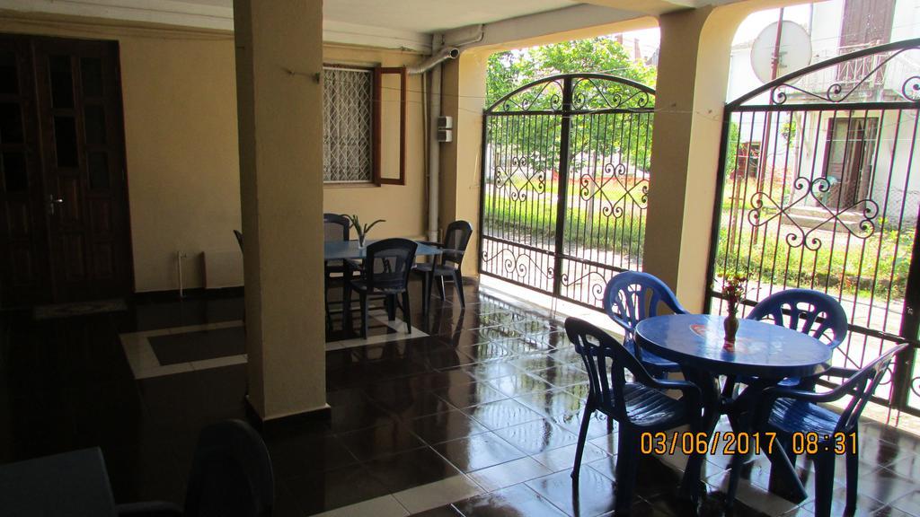 Hotel Sunny House Kobuleti Esterno foto
