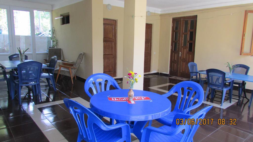 Hotel Sunny House Kobuleti Esterno foto