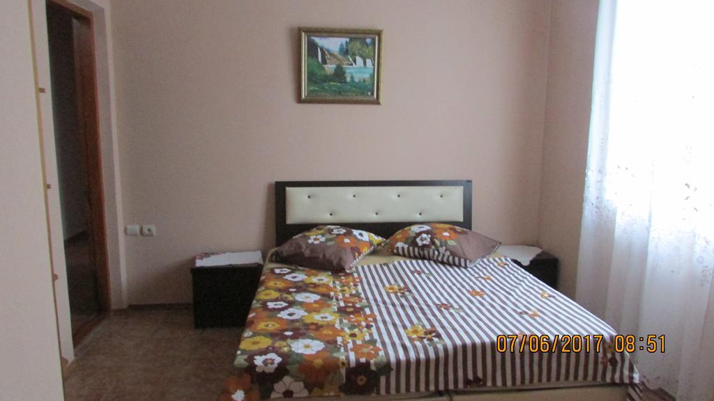 Hotel Sunny House Kobuleti Esterno foto
