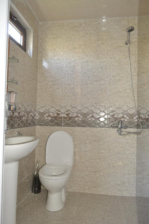 Hotel Sunny House Kobuleti Esterno foto