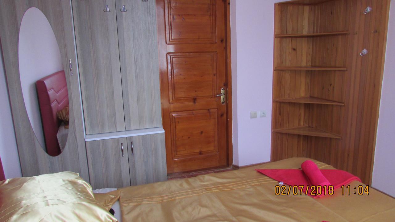 Hotel Sunny House Kobuleti Esterno foto
