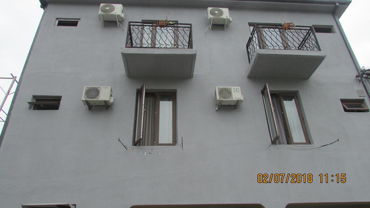 Hotel Sunny House Kobuleti Esterno foto