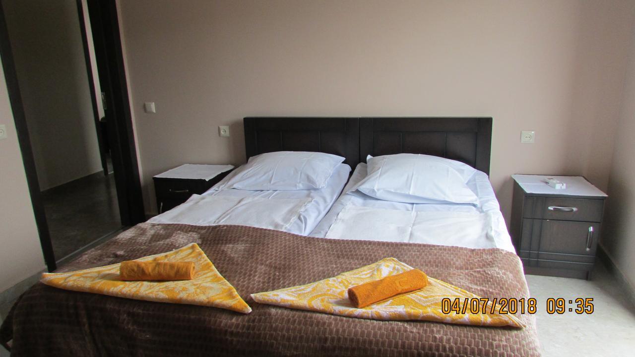Hotel Sunny House Kobuleti Esterno foto