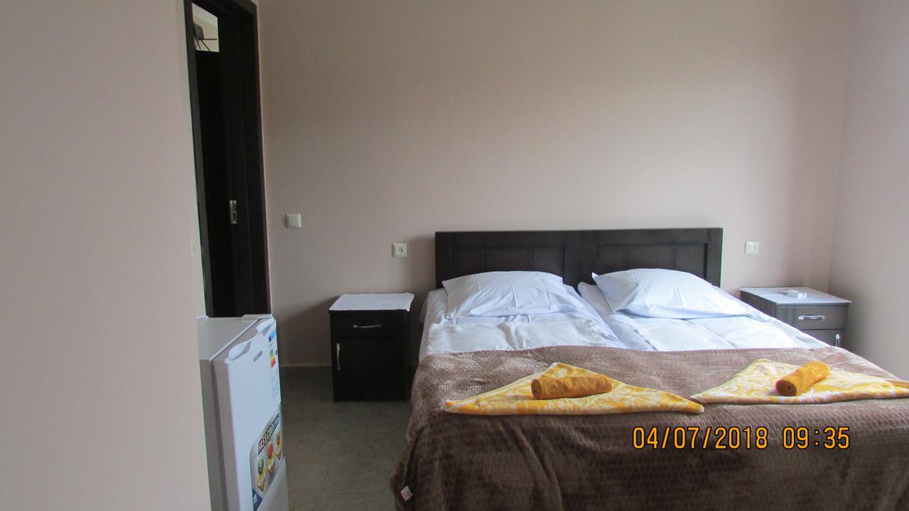 Hotel Sunny House Kobuleti Esterno foto