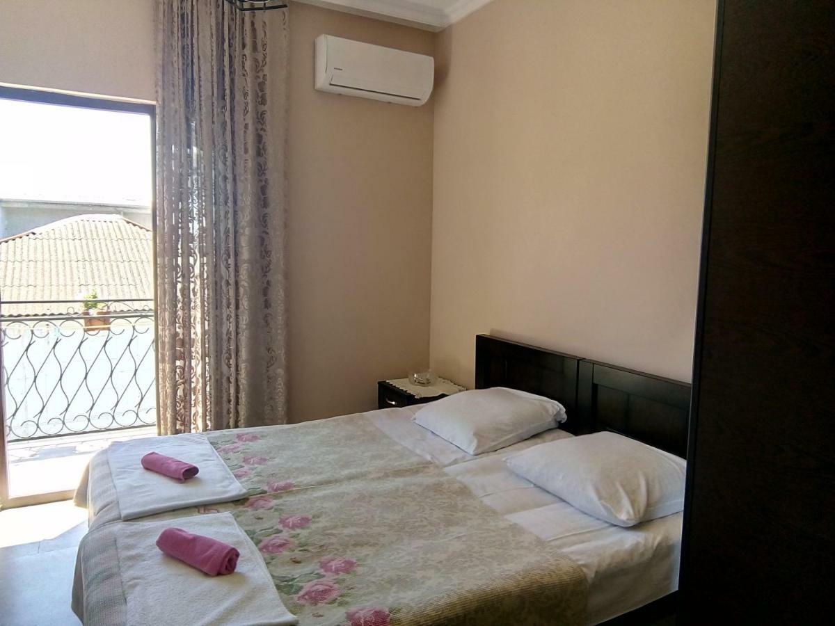Hotel Sunny House Kobuleti Esterno foto
