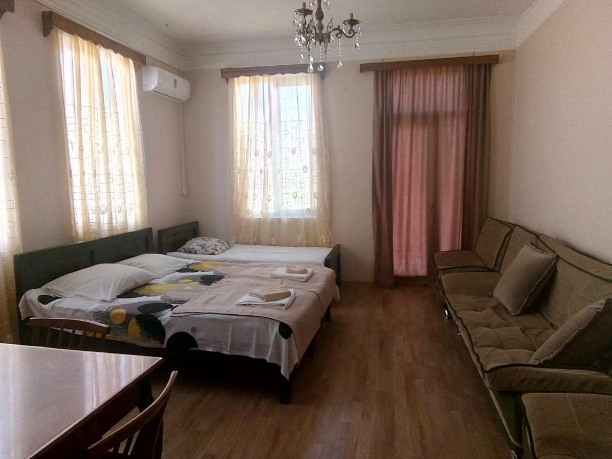 Hotel Sunny House Kobuleti Esterno foto